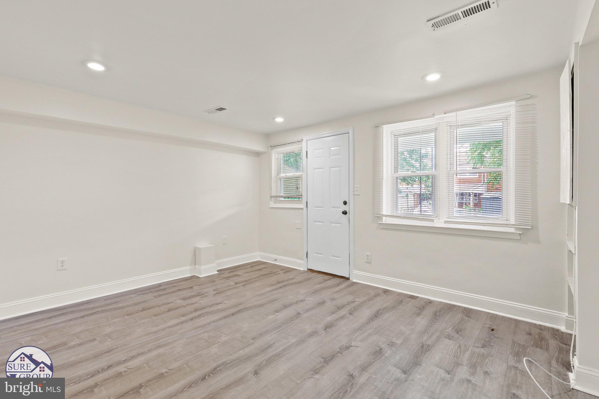 PARKSIDE - Residential Lease