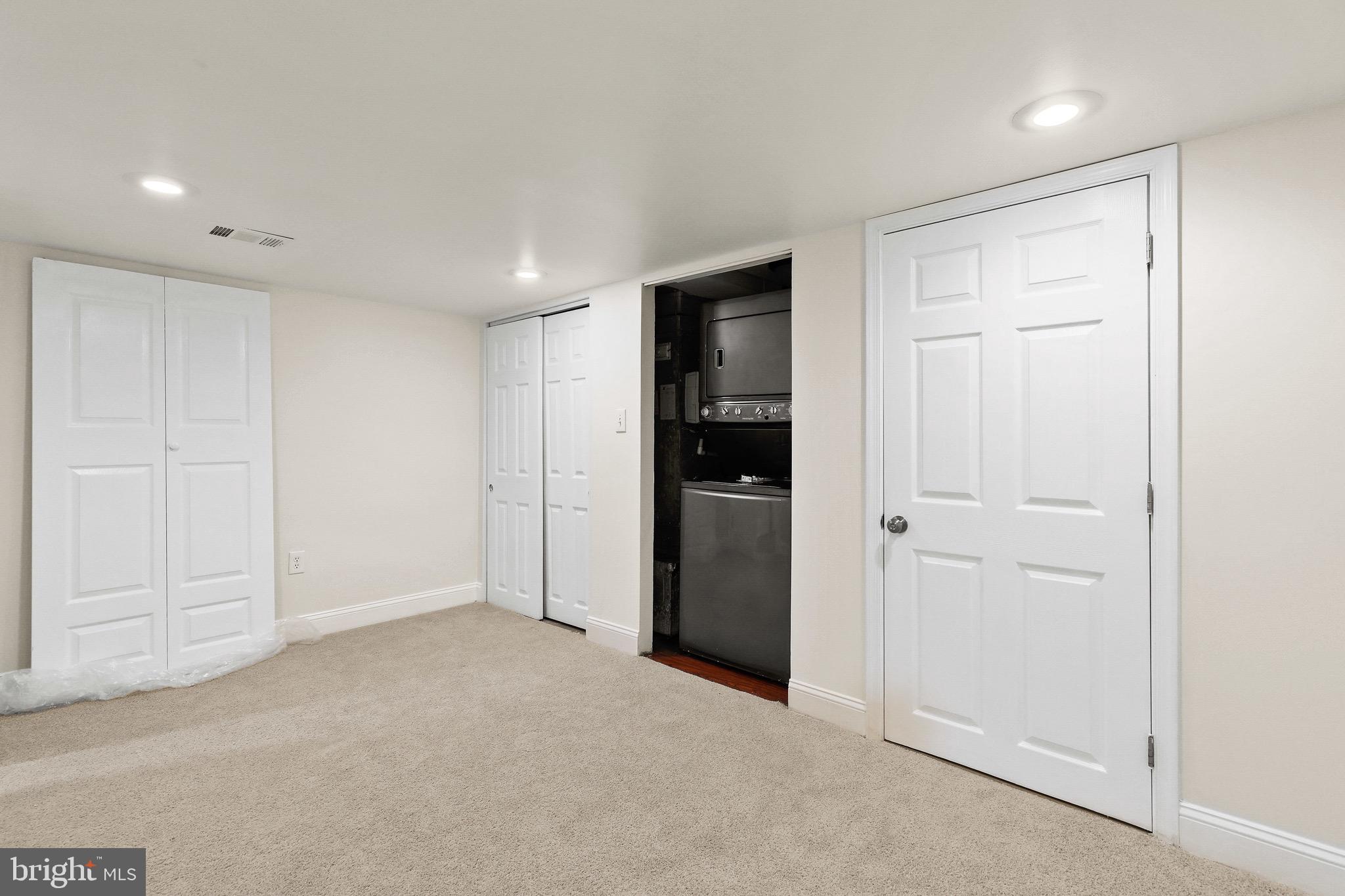 PARKSIDE - Residential Lease