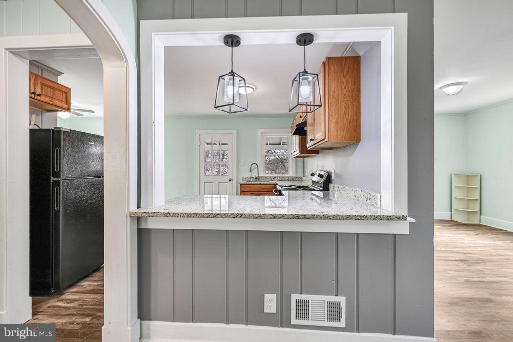 201 N GREENWAY AVENUE