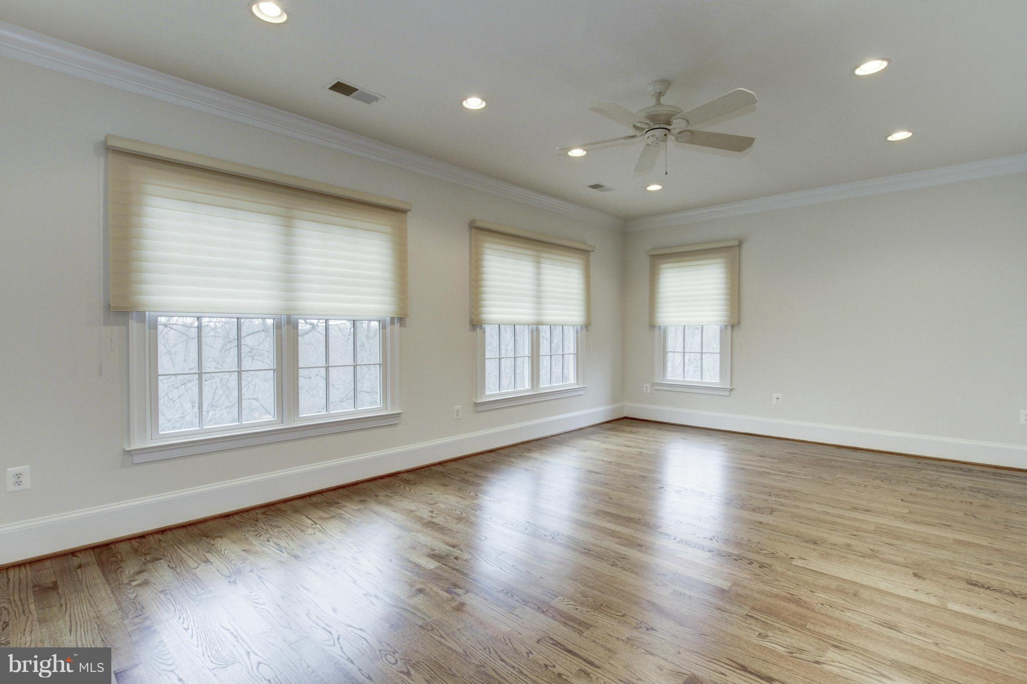 BELLEVUE FOREST - Residential