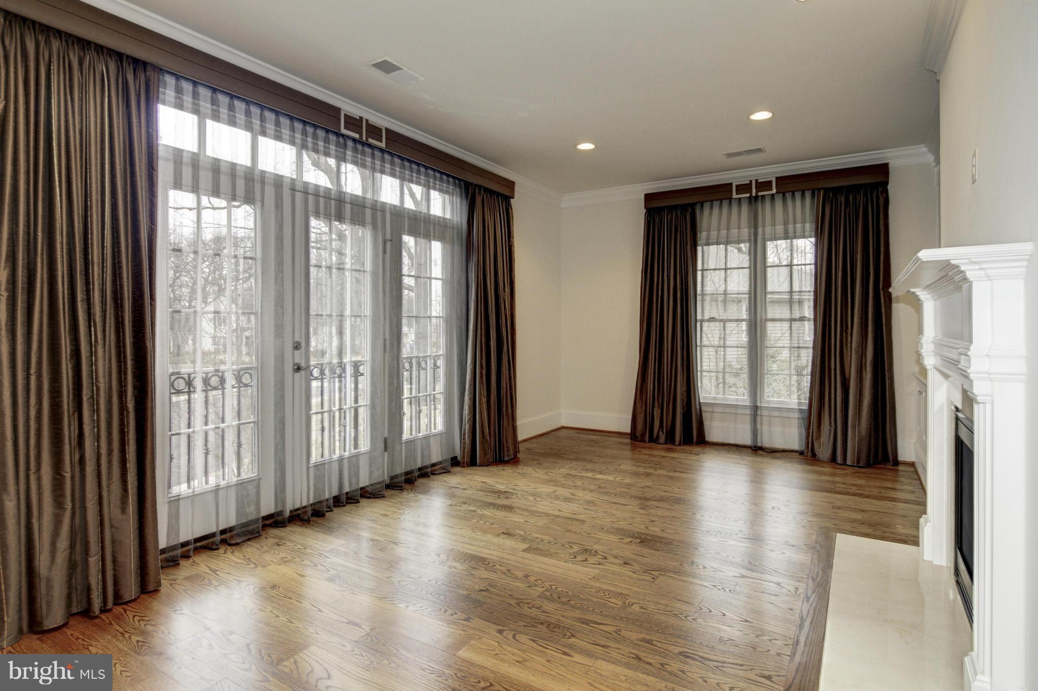 BELLEVUE FOREST - Residential