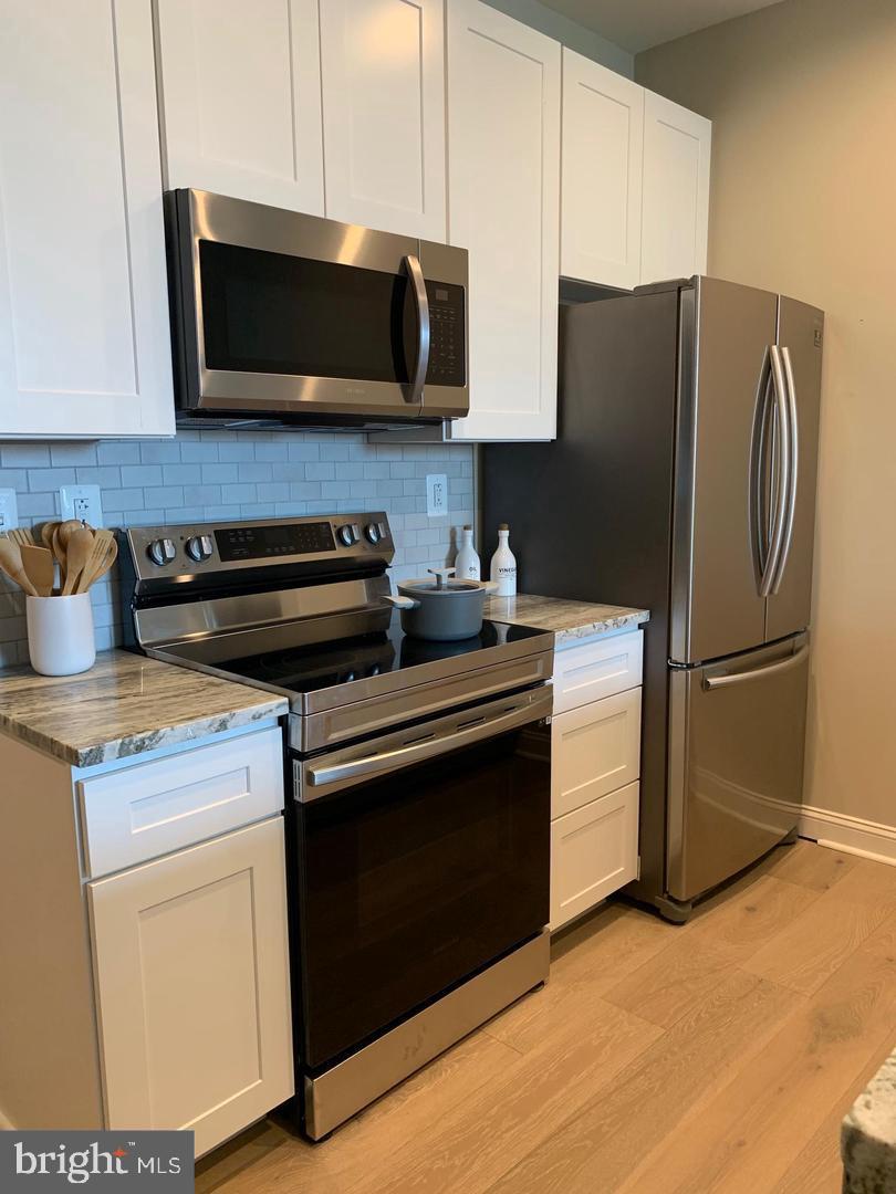LOGAN SQUARE - Residential Lease
