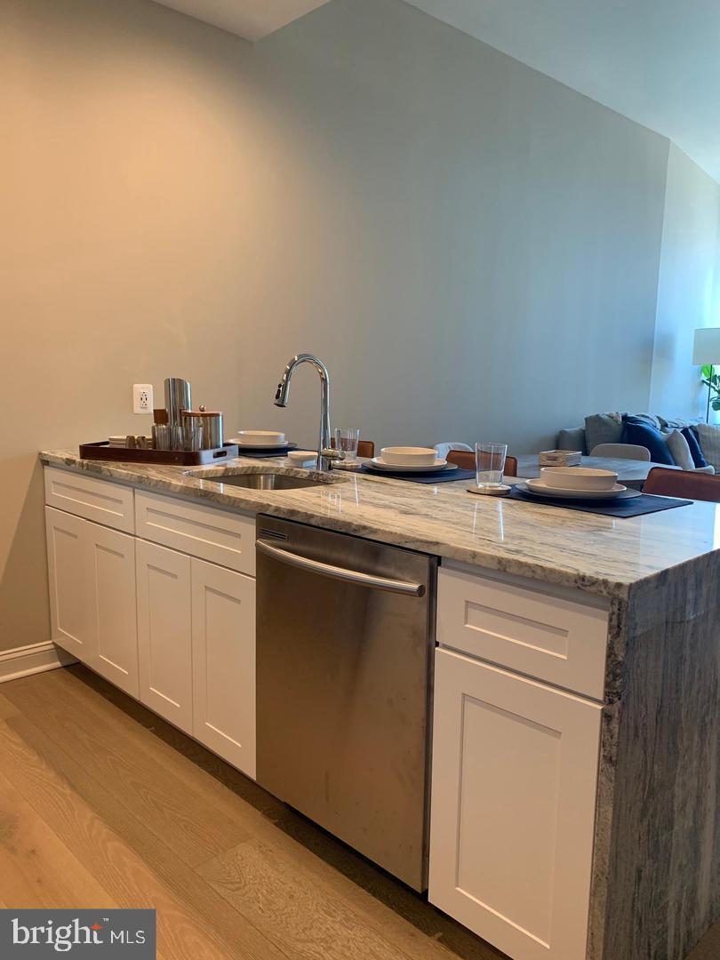 LOGAN SQUARE - Residential Lease