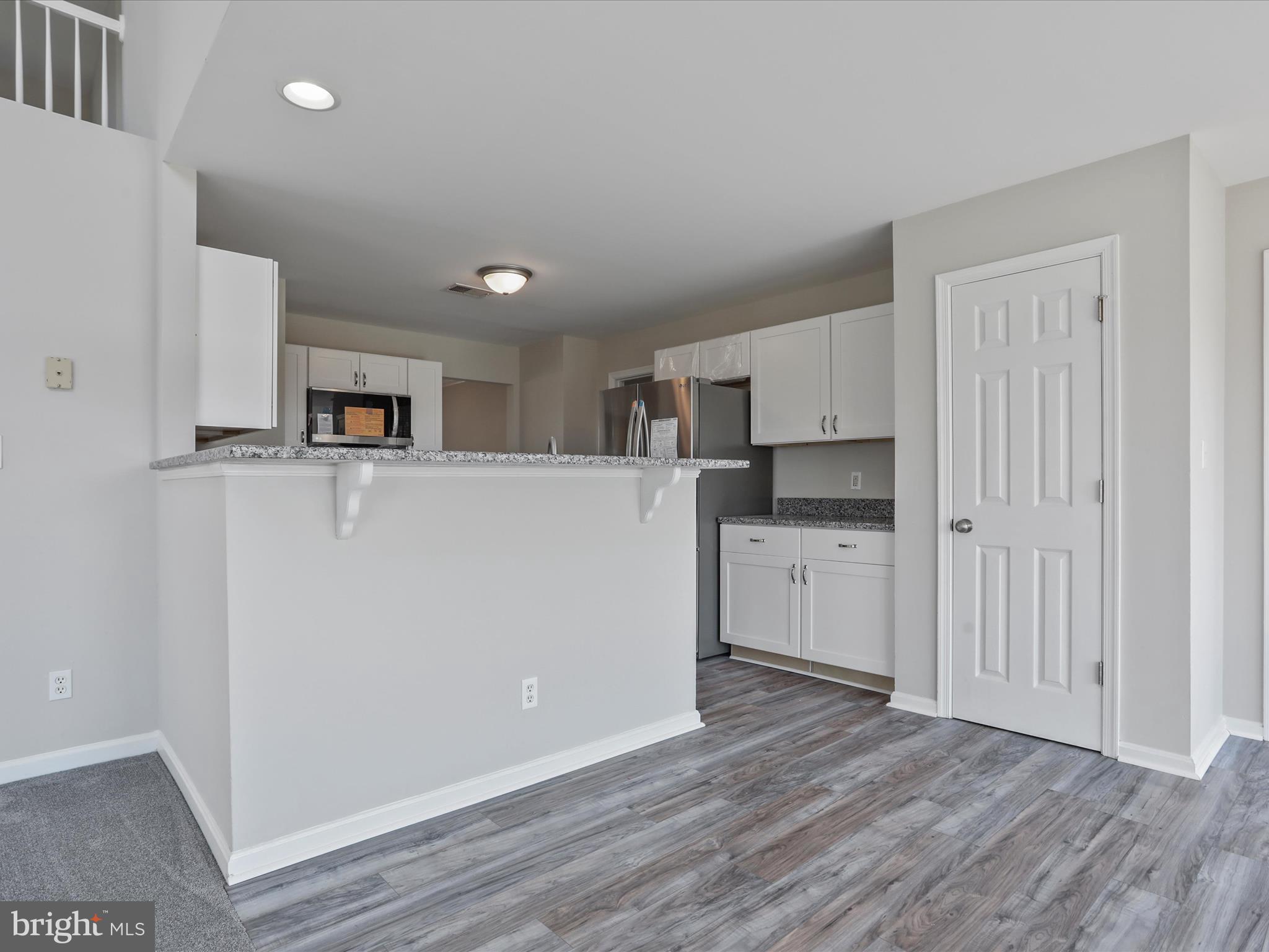 APPLE KNOLLS ESTATES - Residential