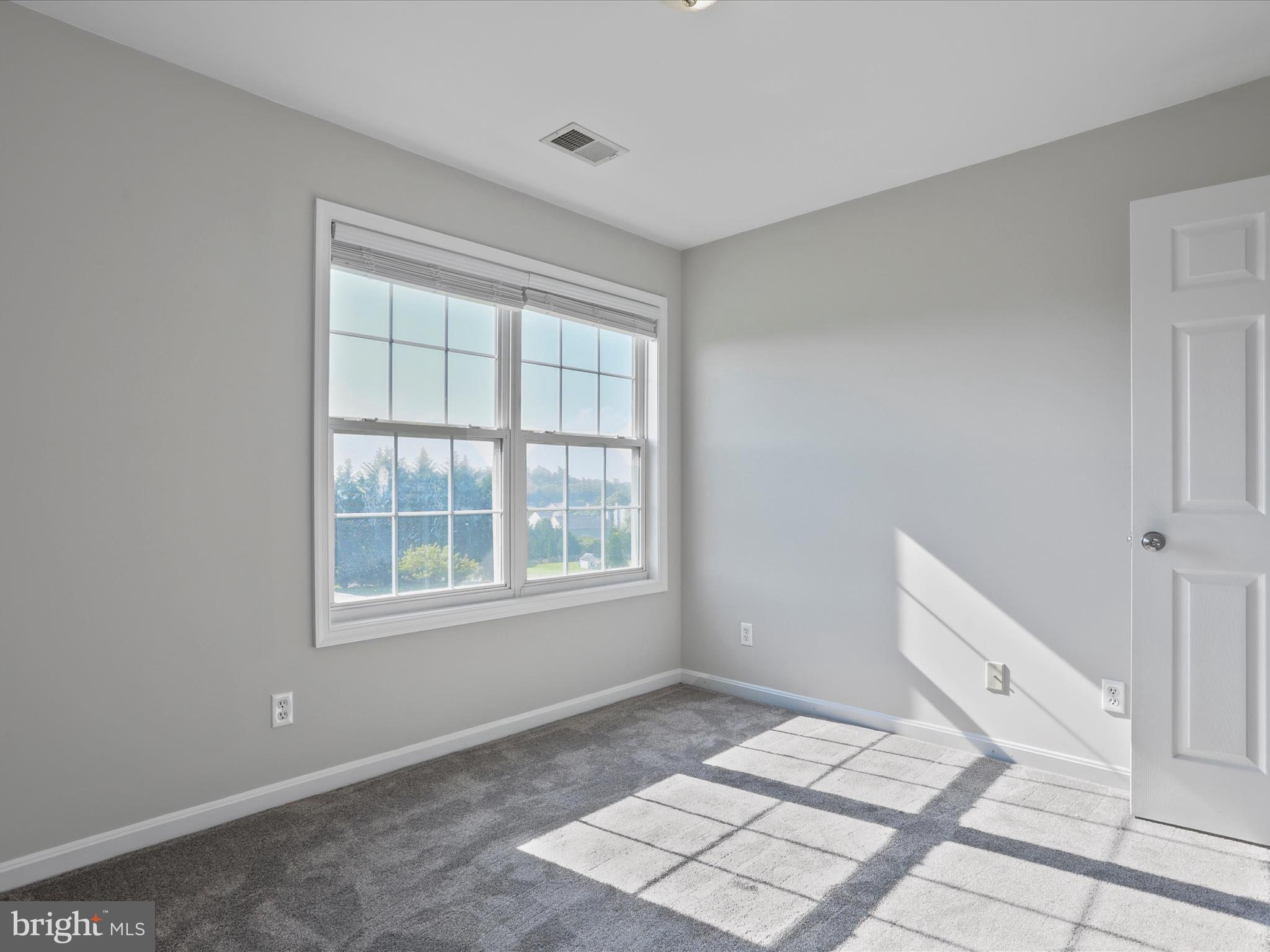 APPLE KNOLLS ESTATES - Residential