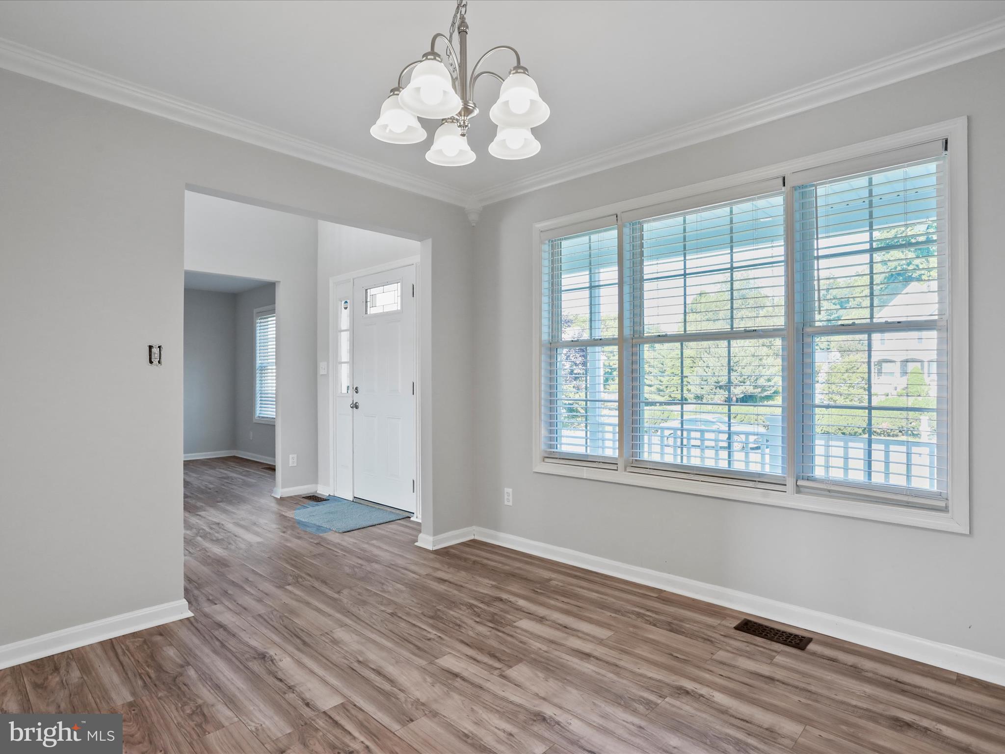 APPLE KNOLLS ESTATES - Residential