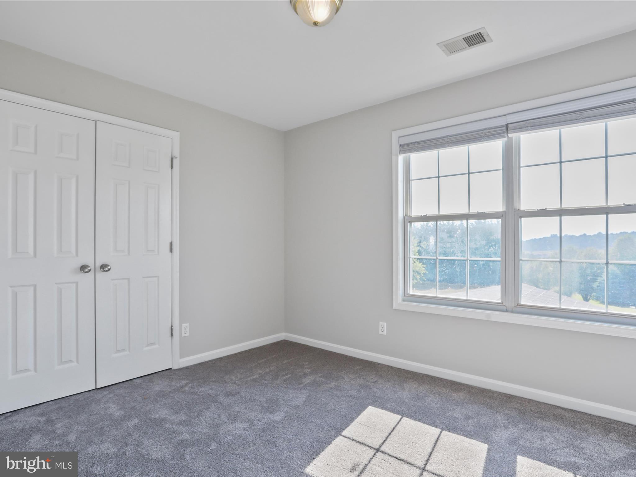 APPLE KNOLLS ESTATES - Residential