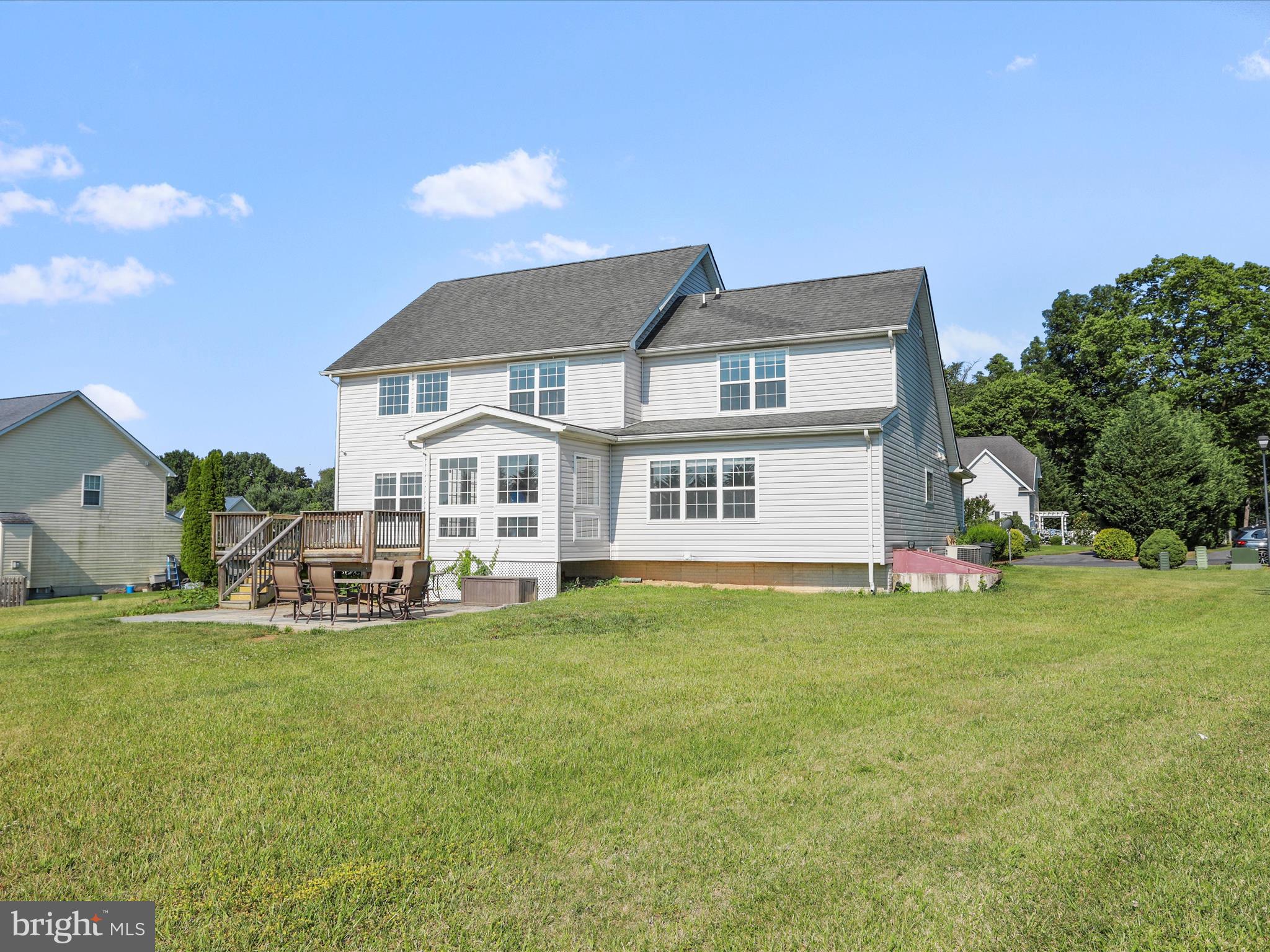 APPLE KNOLLS ESTATES - Residential