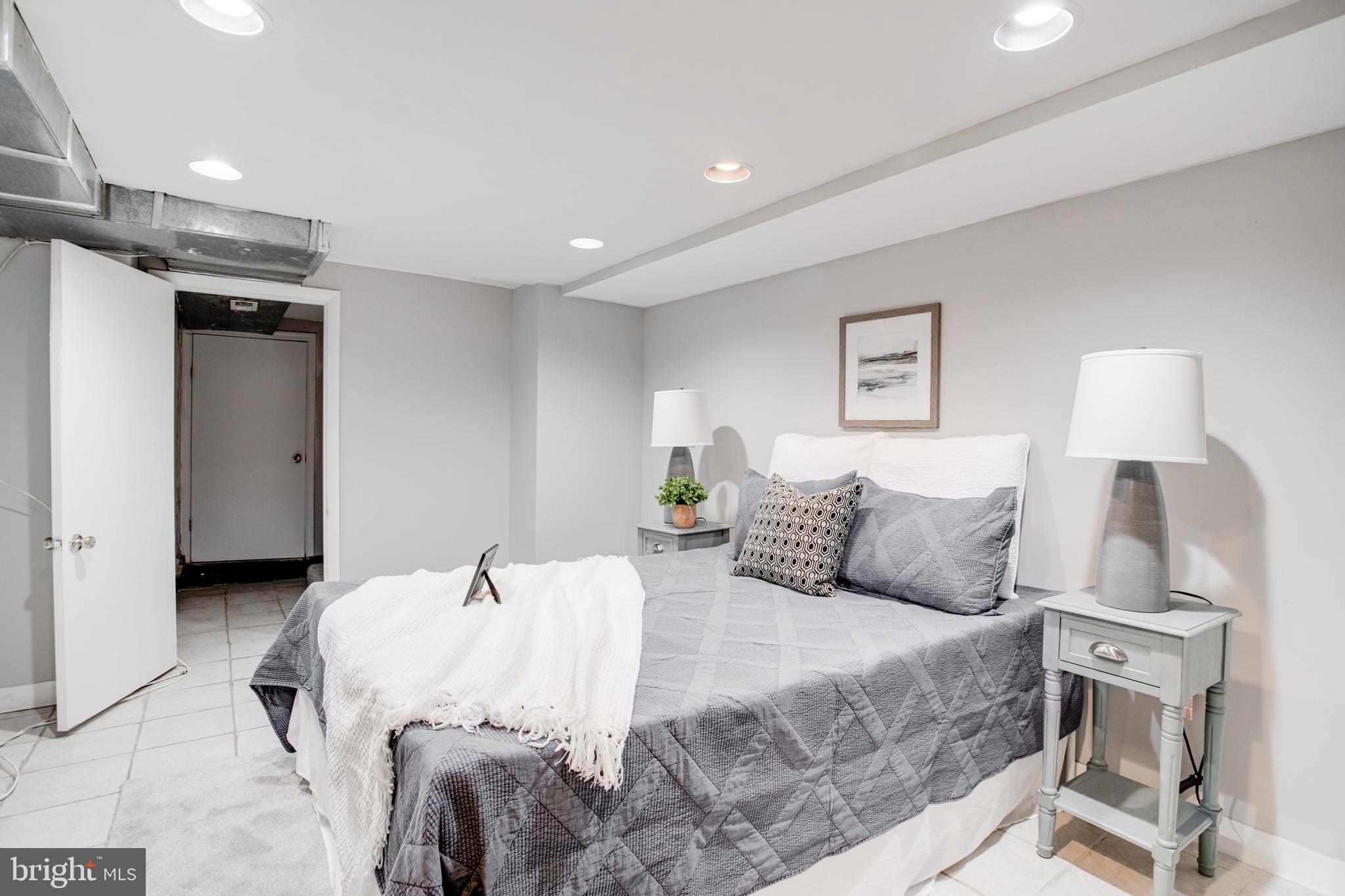 BUTCHER'S HILL - Residential