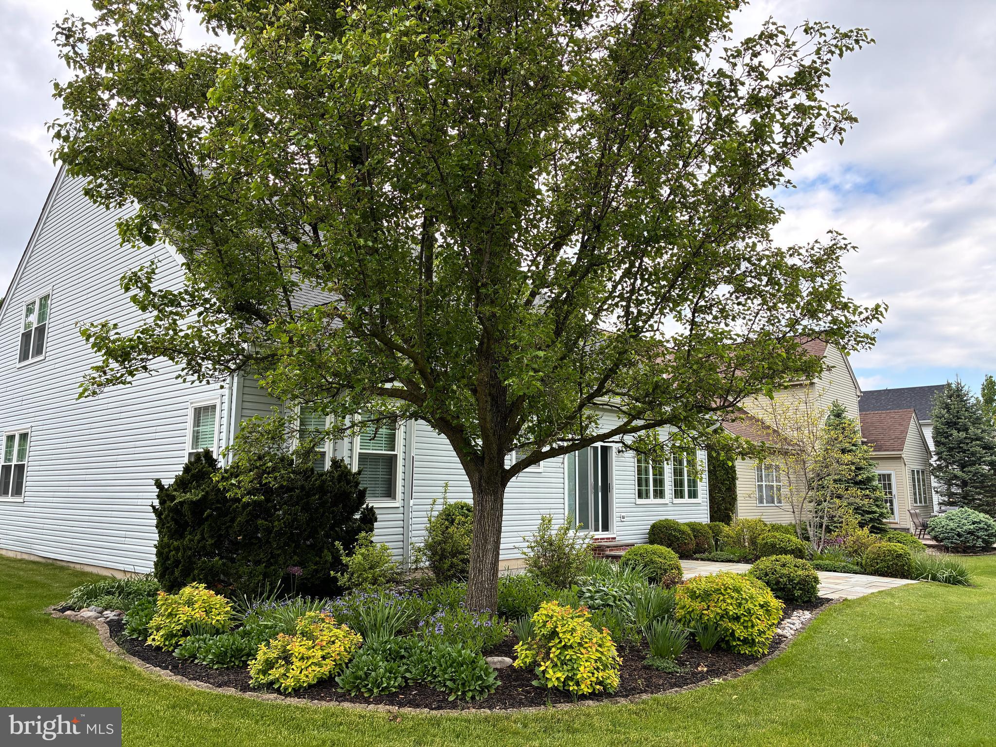 405 HOMESTEAD CIRCLE