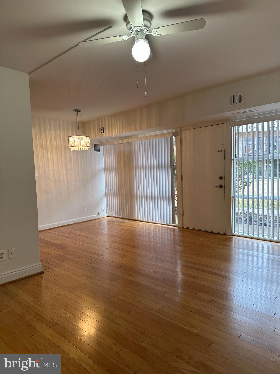 AMERICANA FAIRFAX - Residential Lease