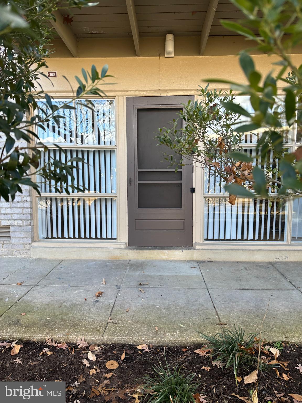 AMERICANA FAIRFAX - Residential Lease