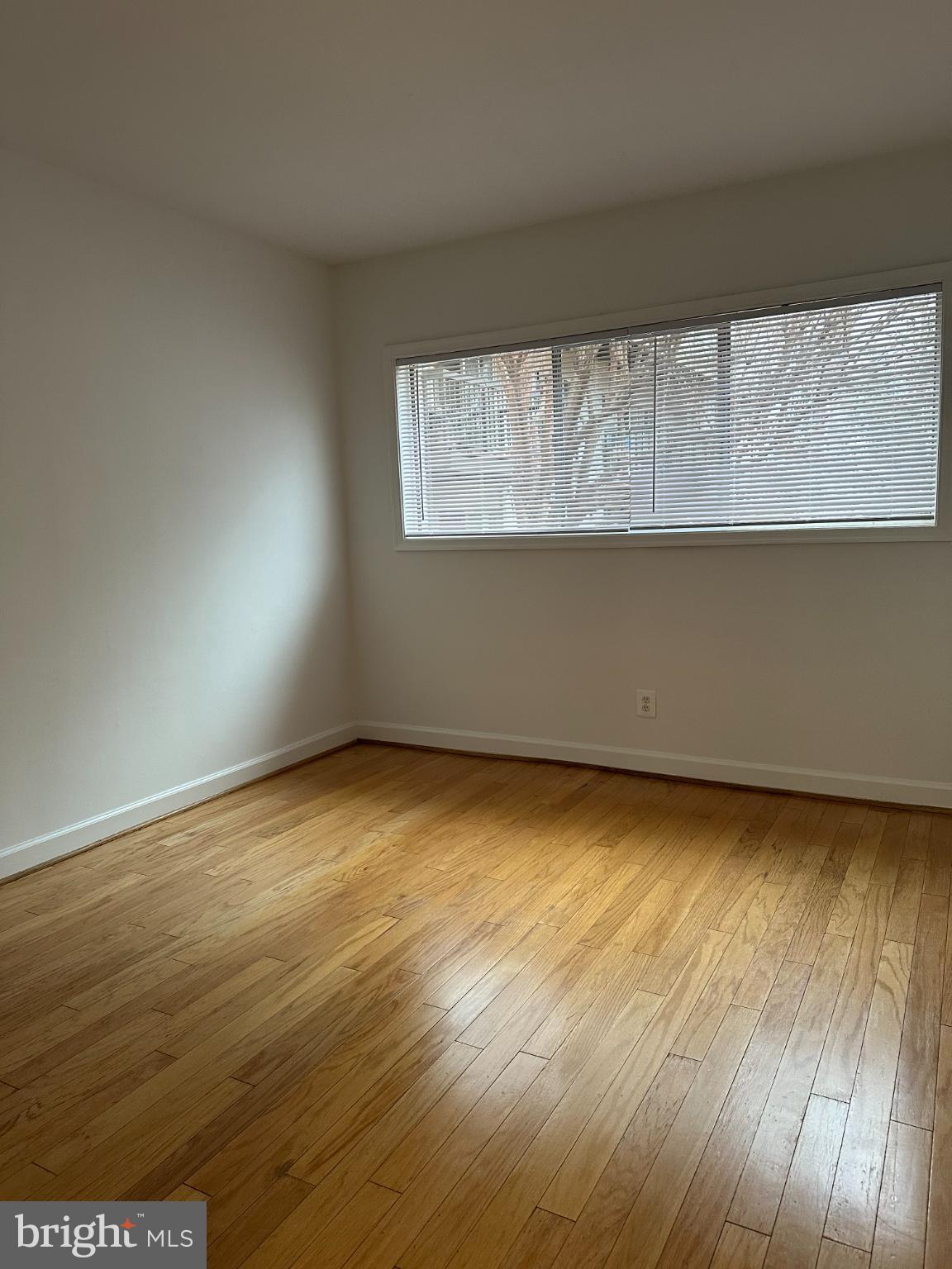 AMERICANA FAIRFAX - Residential Lease