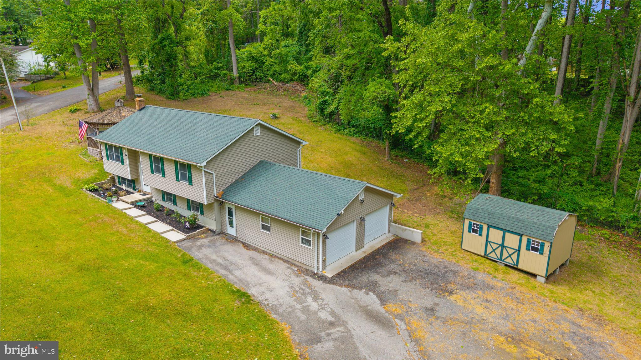FLAG HARBOR HEIGHTS - Residential