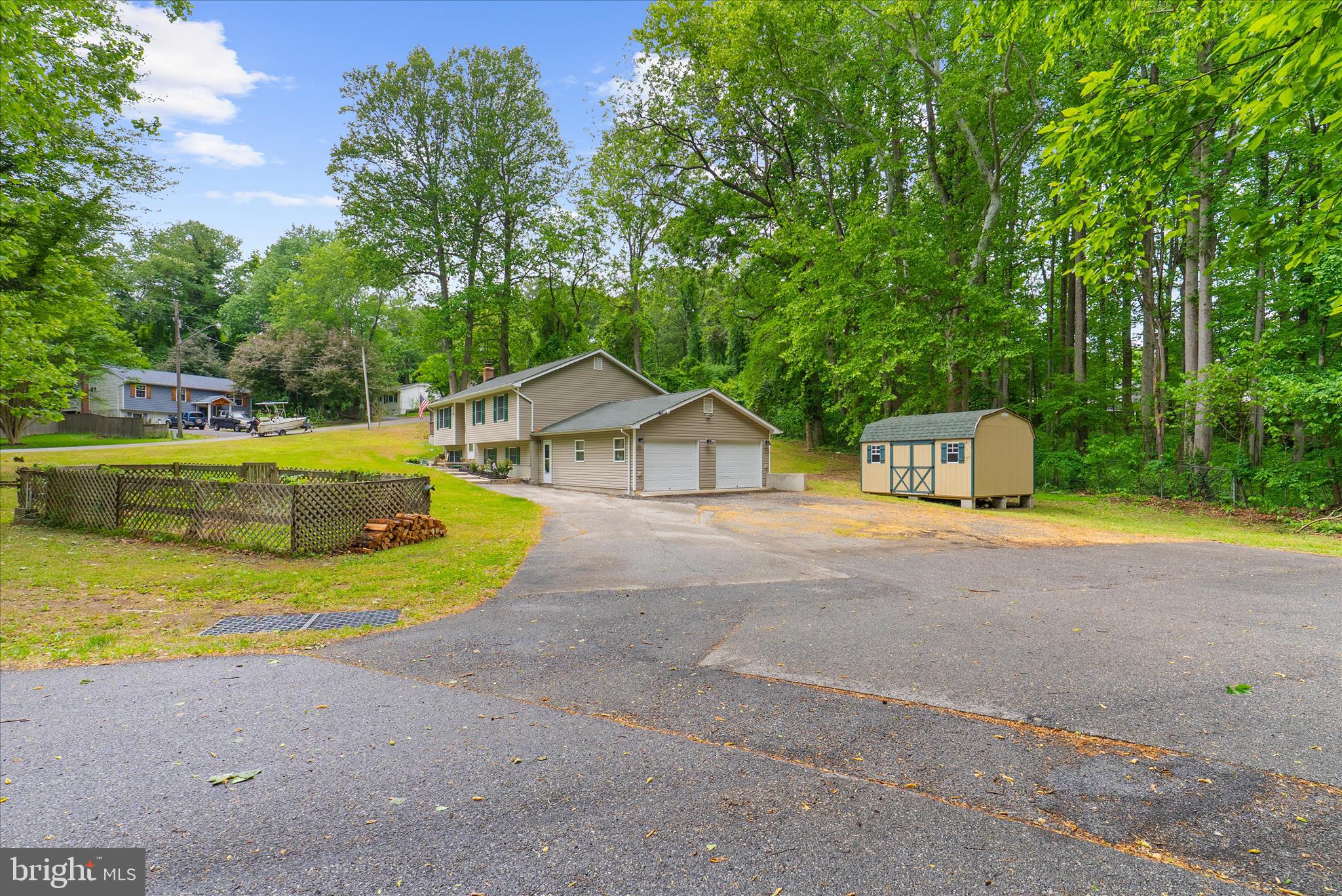 FLAG HARBOR HEIGHTS - Residential