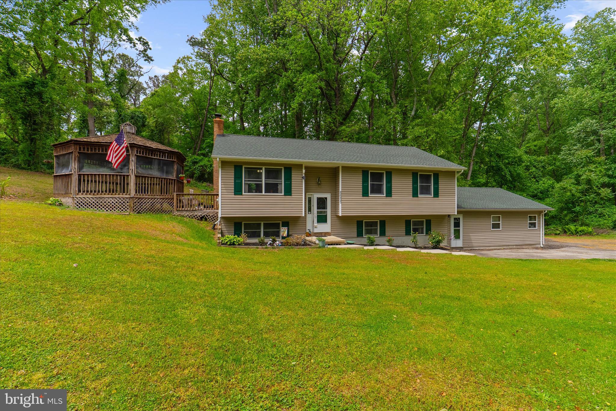 FLAG HARBOR HEIGHTS - Residential