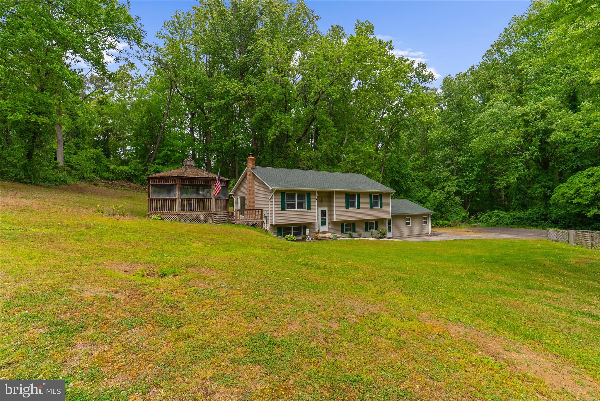 FLAG HARBOR HEIGHTS - Residential