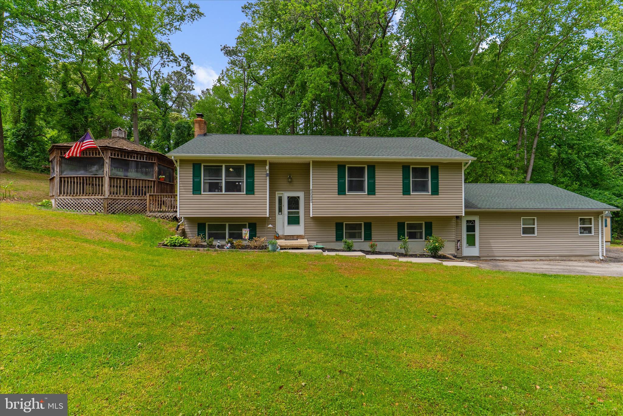 FLAG HARBOR HEIGHTS - Residential