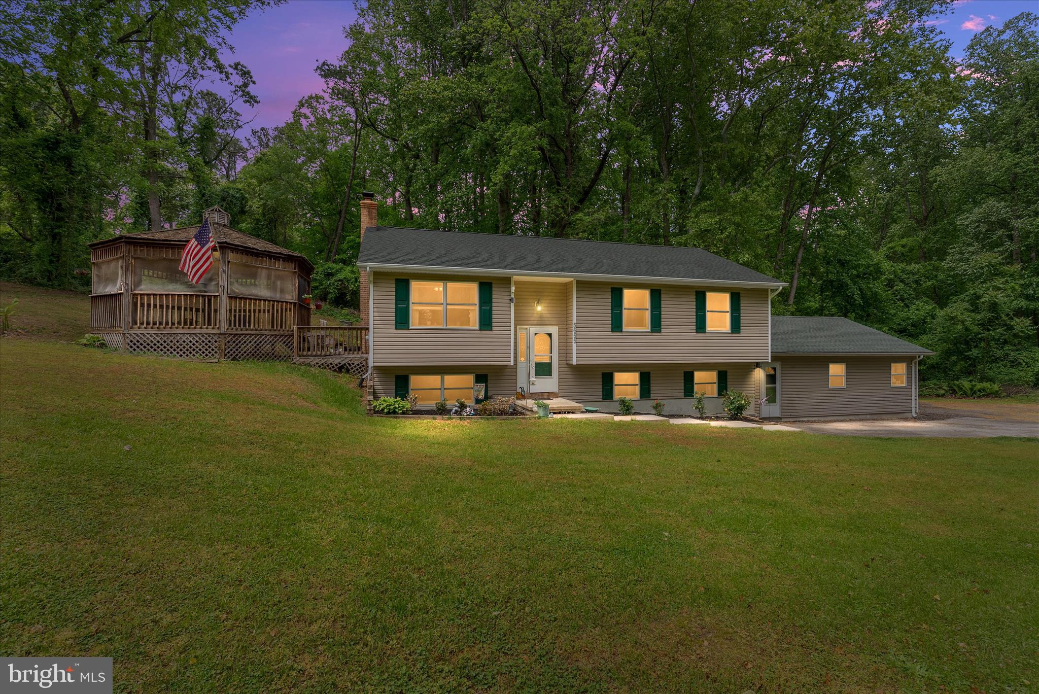 FLAG HARBOR HEIGHTS - Residential