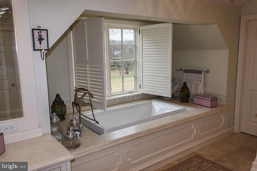 LANCASTER COUNTRY CLUB - Residential