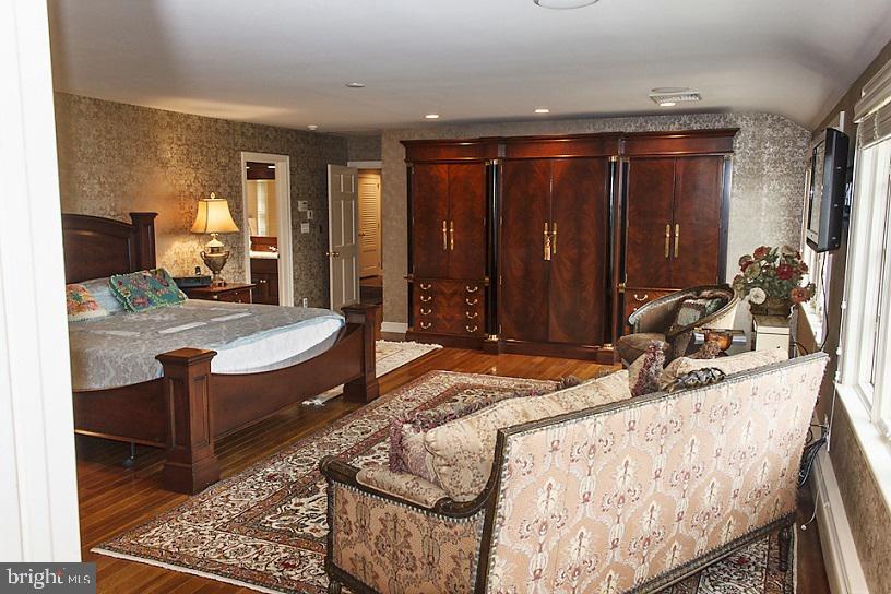 LANCASTER COUNTRY CLUB - Residential