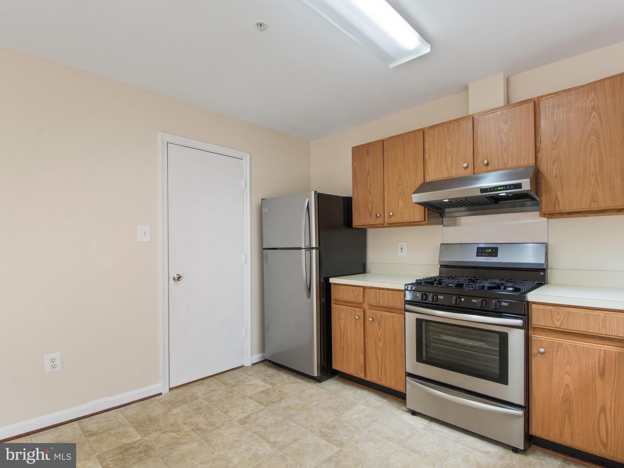 WILLOWS OF POTOMAC - Residential