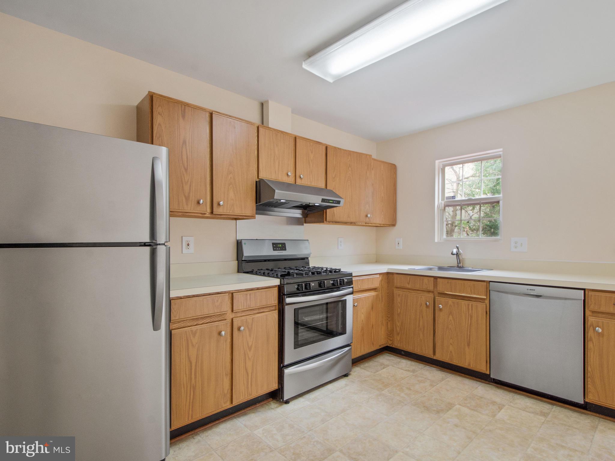 WILLOWS OF POTOMAC - Residential