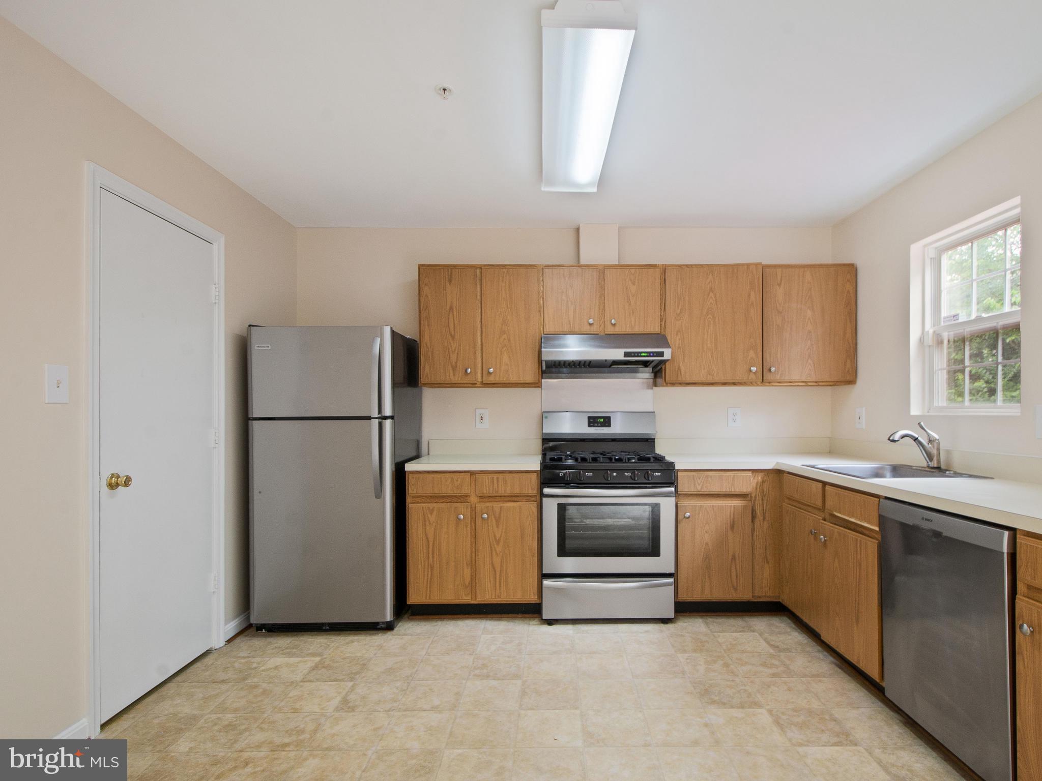 WILLOWS OF POTOMAC - Residential