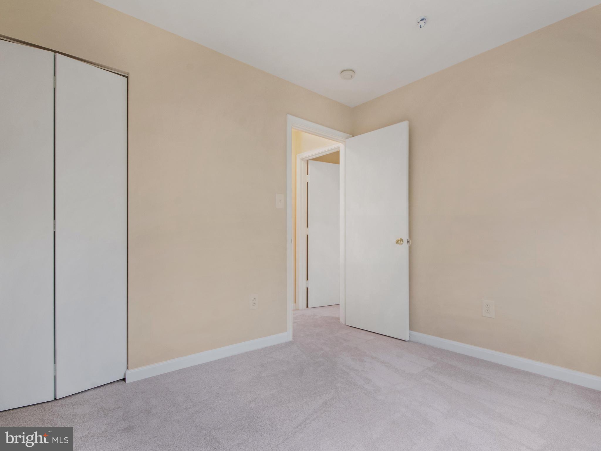 WILLOWS OF POTOMAC - Residential