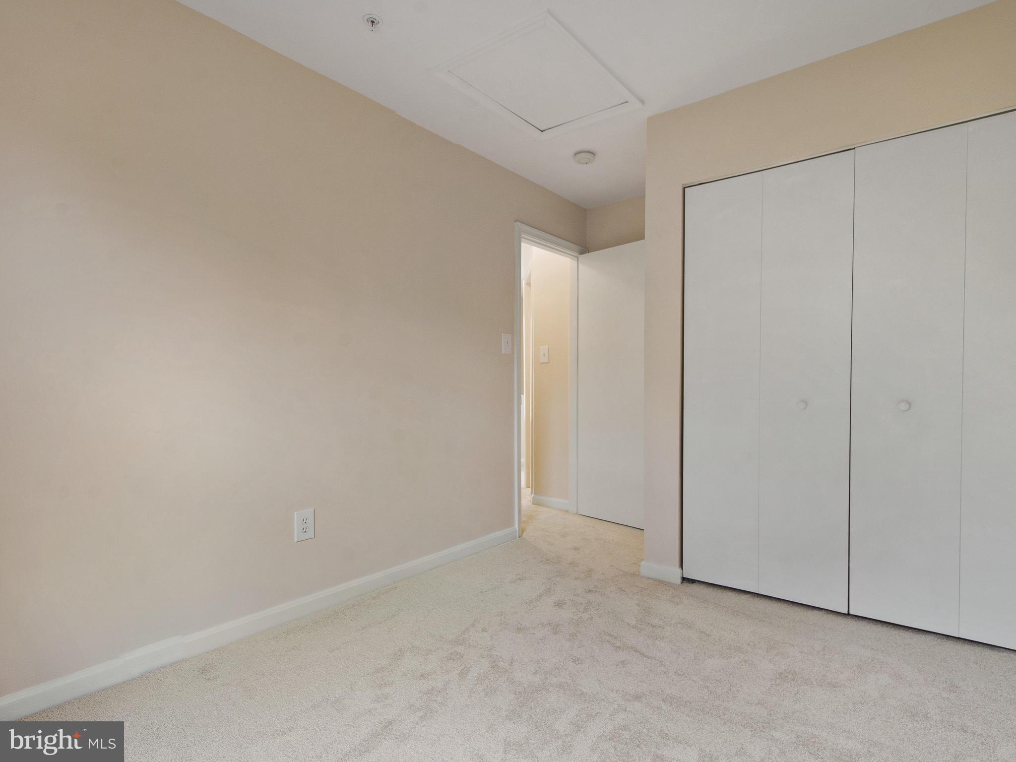 WILLOWS OF POTOMAC - Residential