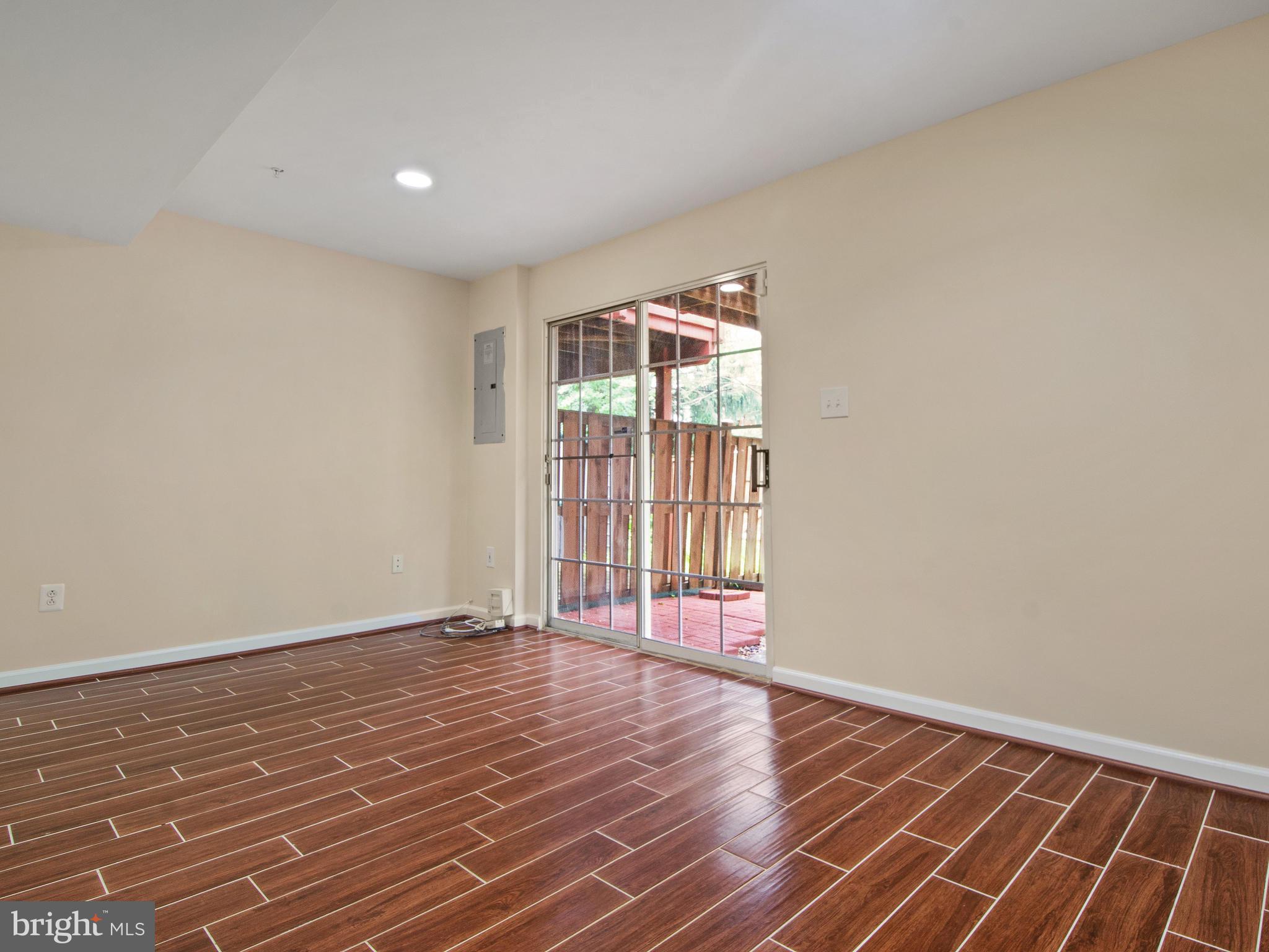 WILLOWS OF POTOMAC - Residential