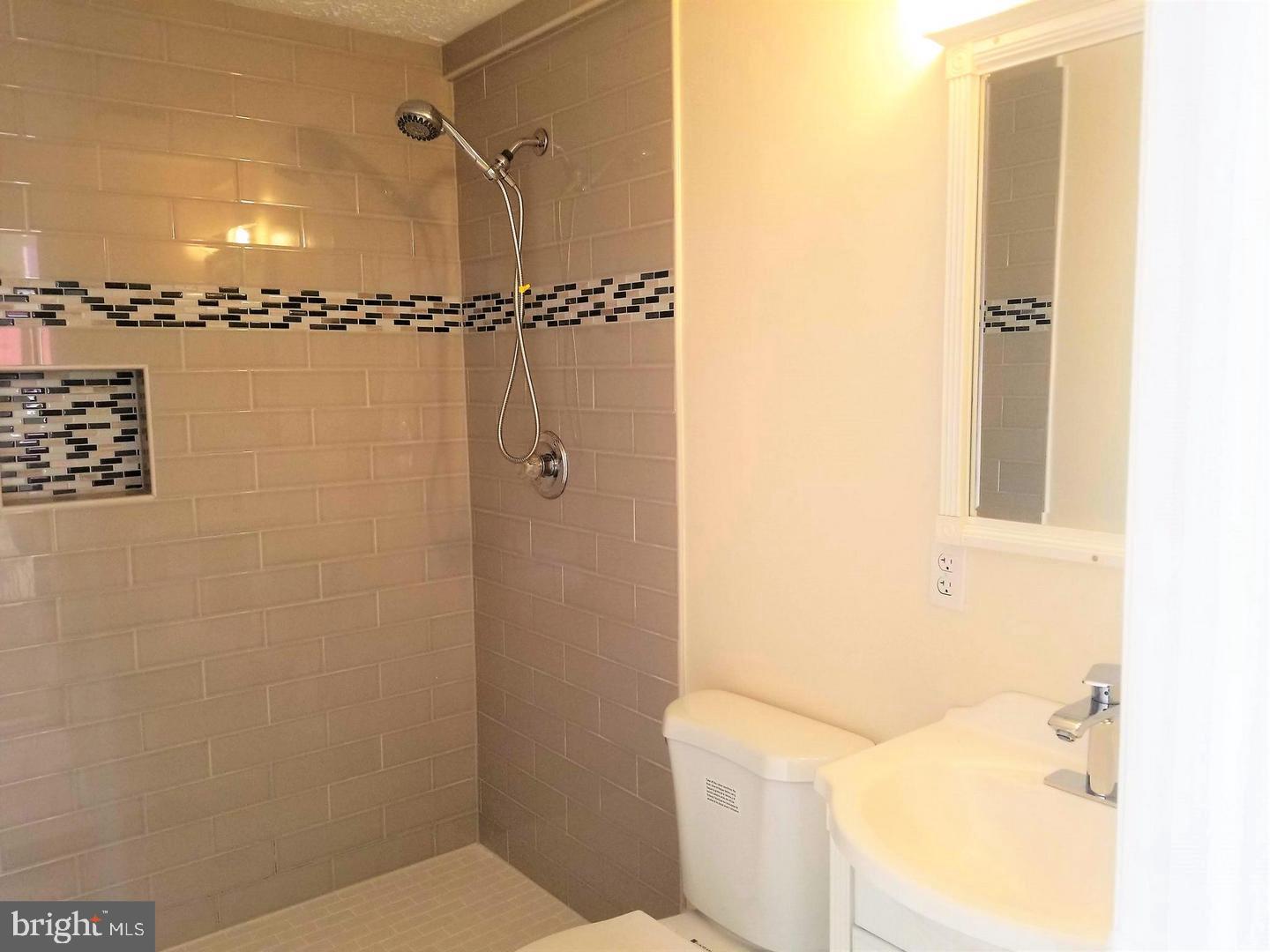 WEST OX CLUSTER - Residential Lease