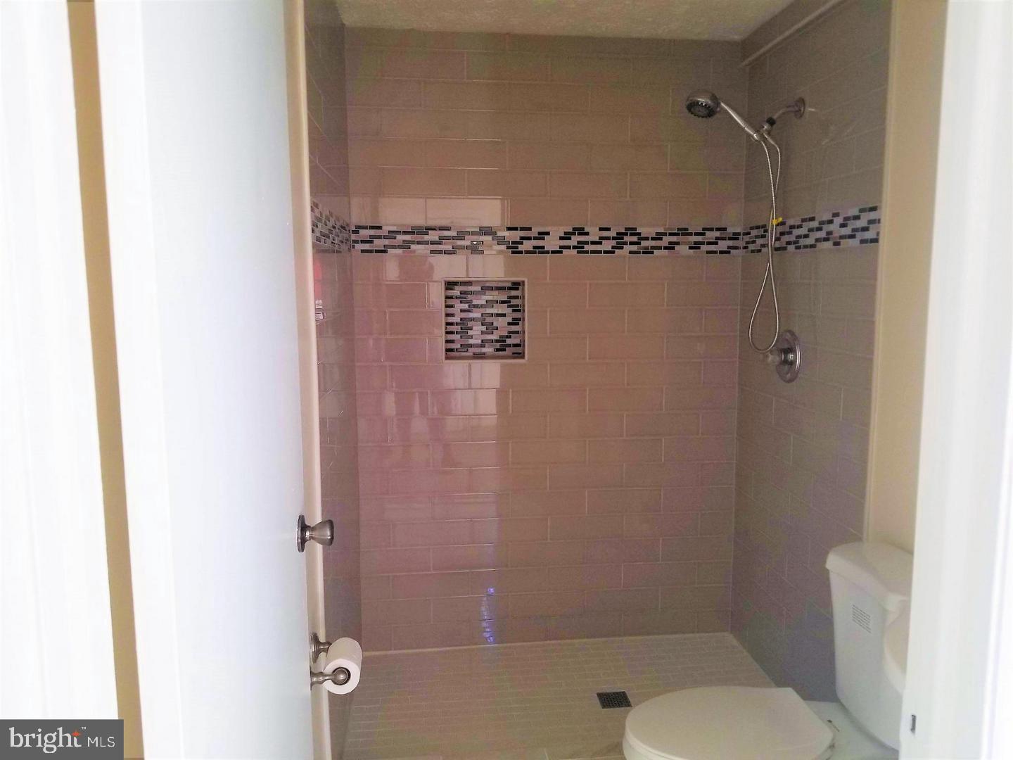 WEST OX CLUSTER - Residential Lease