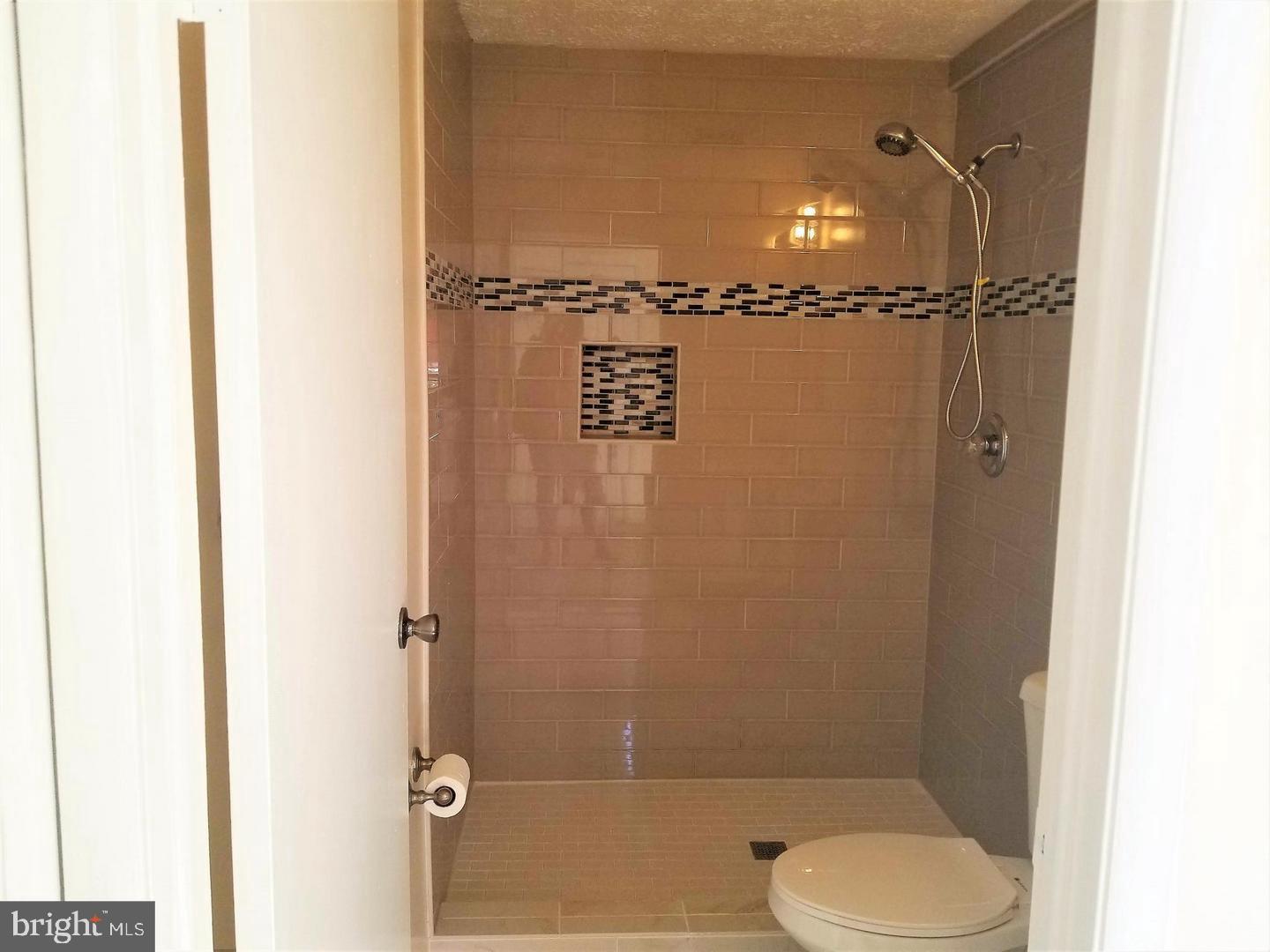 WEST OX CLUSTER - Residential Lease