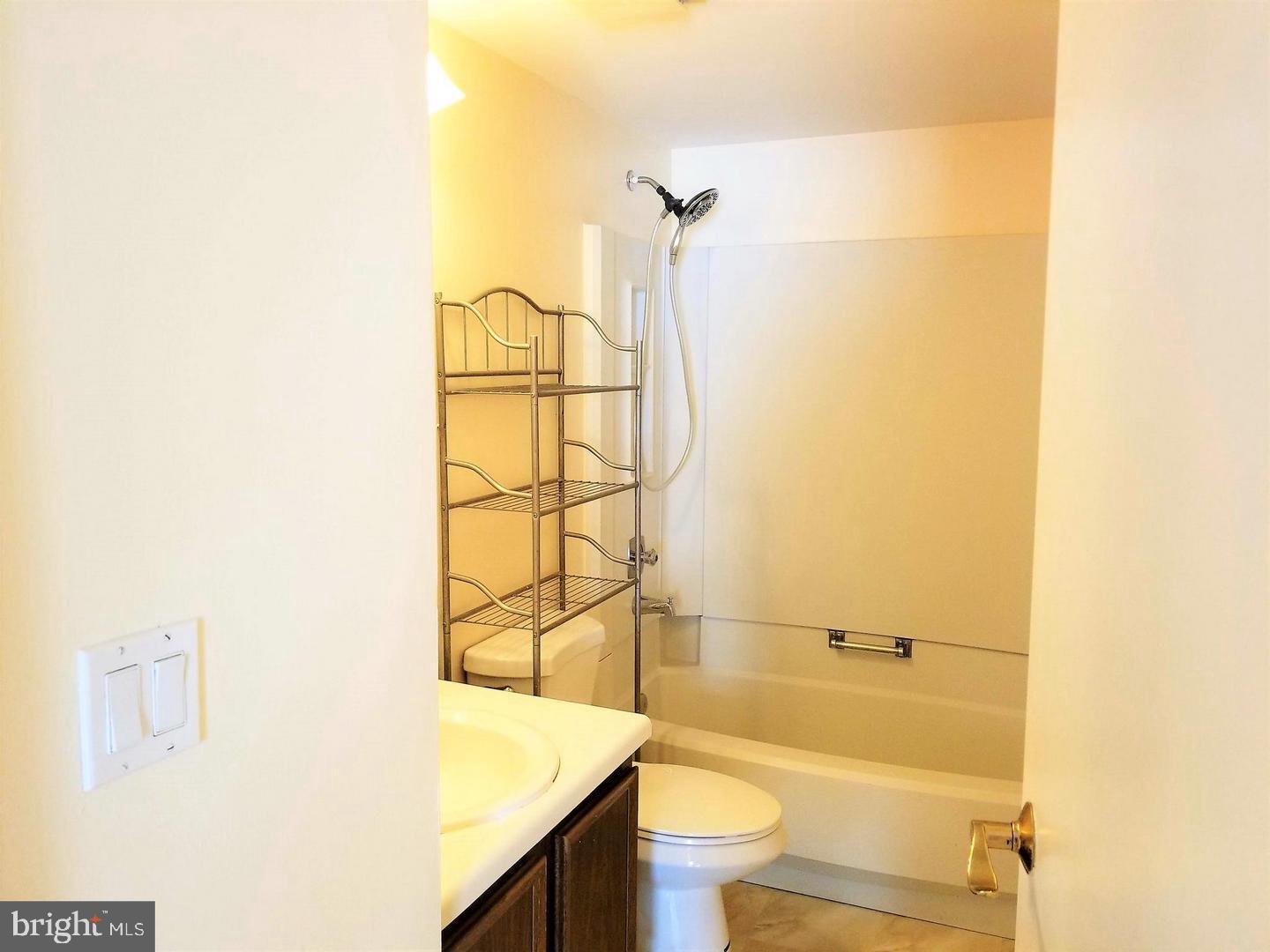 WEST OX CLUSTER - Residential Lease