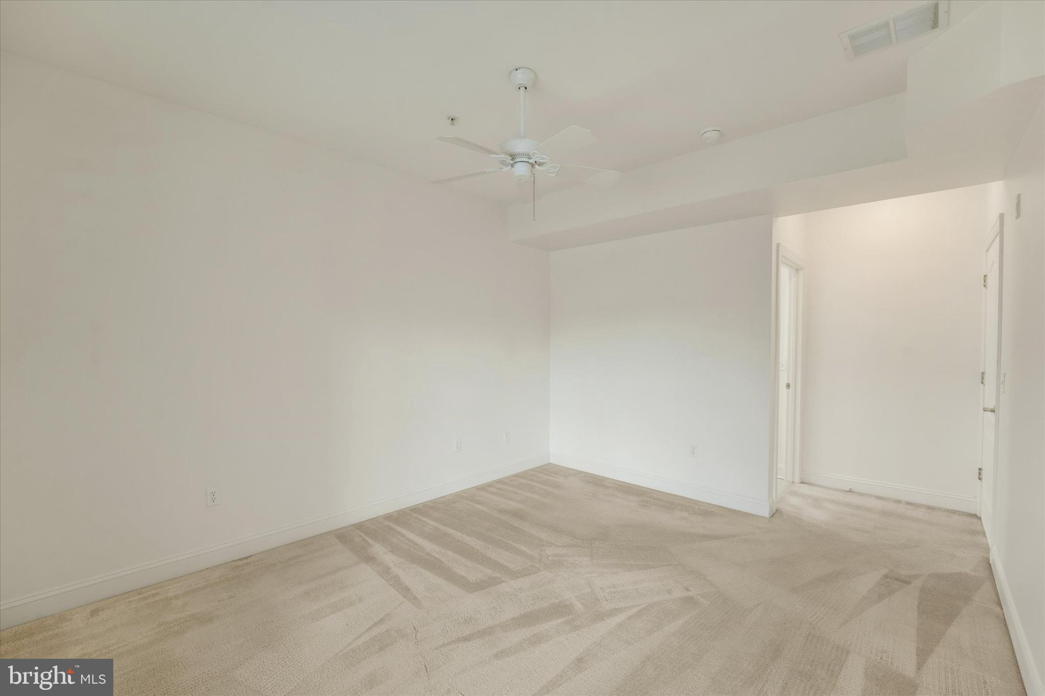 VILLAGE OF FOUNTAINVIEW - Residential