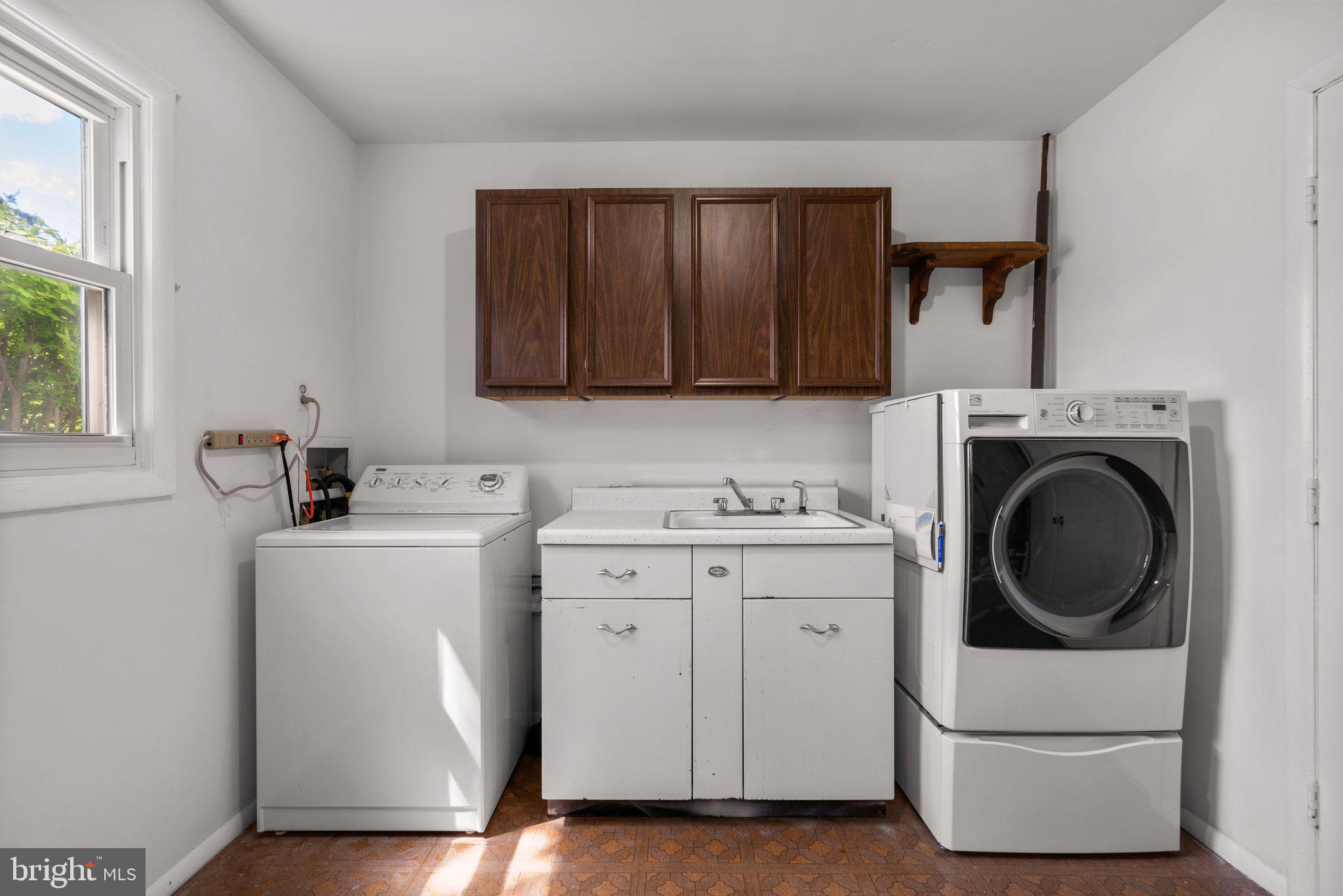 THE PROVINCES - Residential