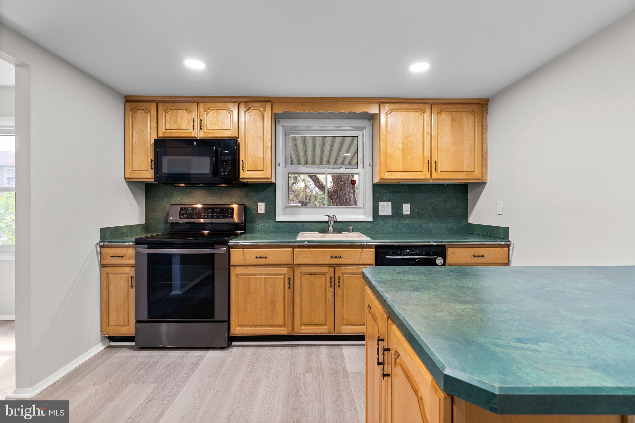 THE PROVINCES - Residential