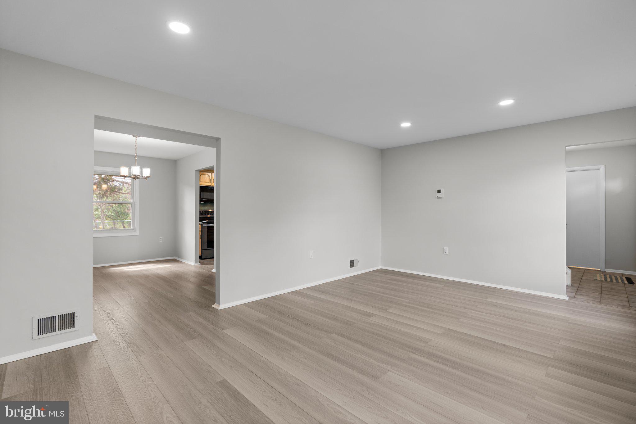 THE PROVINCES - Residential