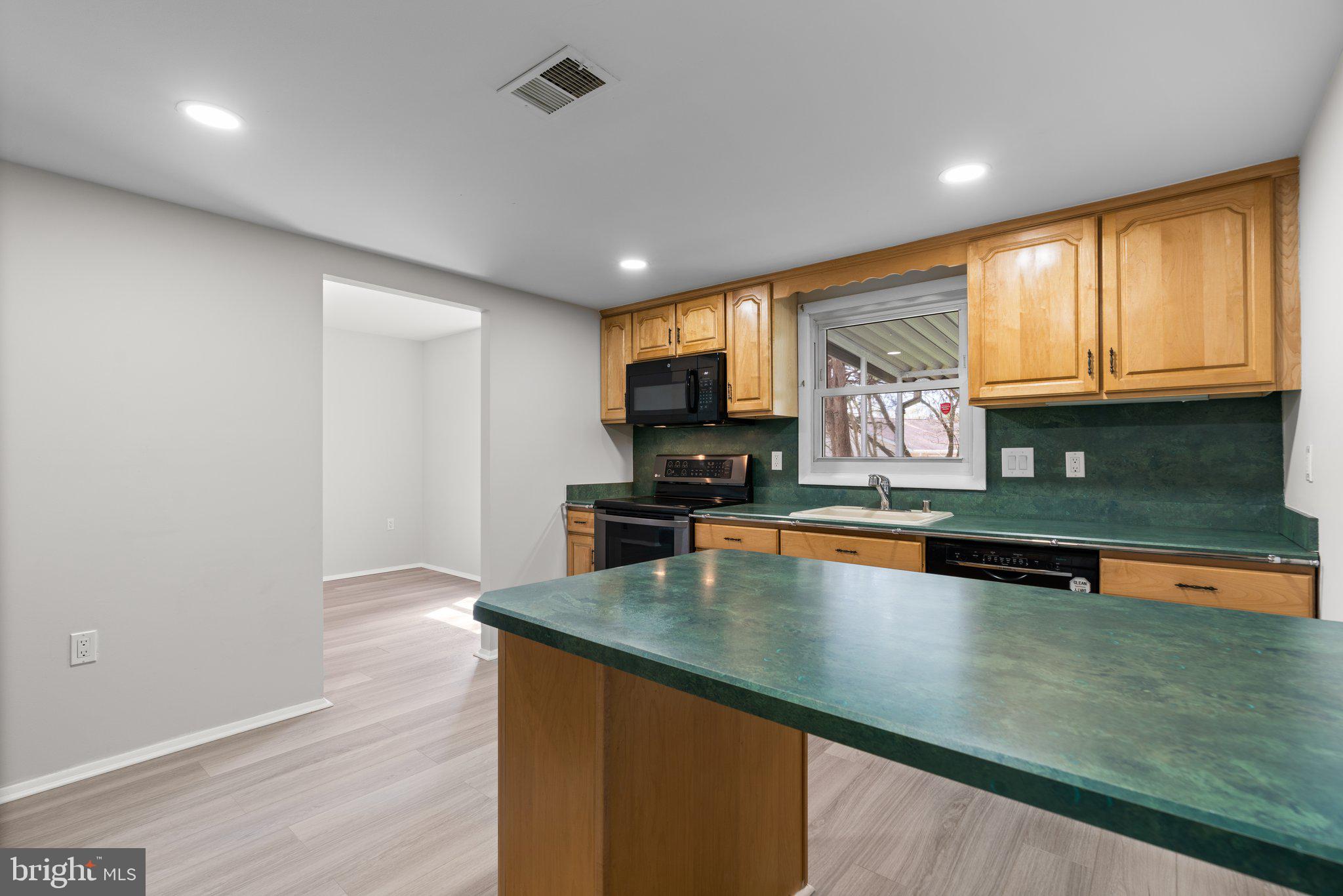 THE PROVINCES - Residential