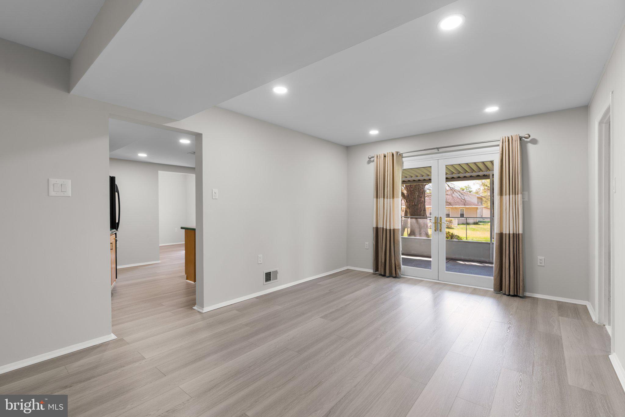 THE PROVINCES - Residential