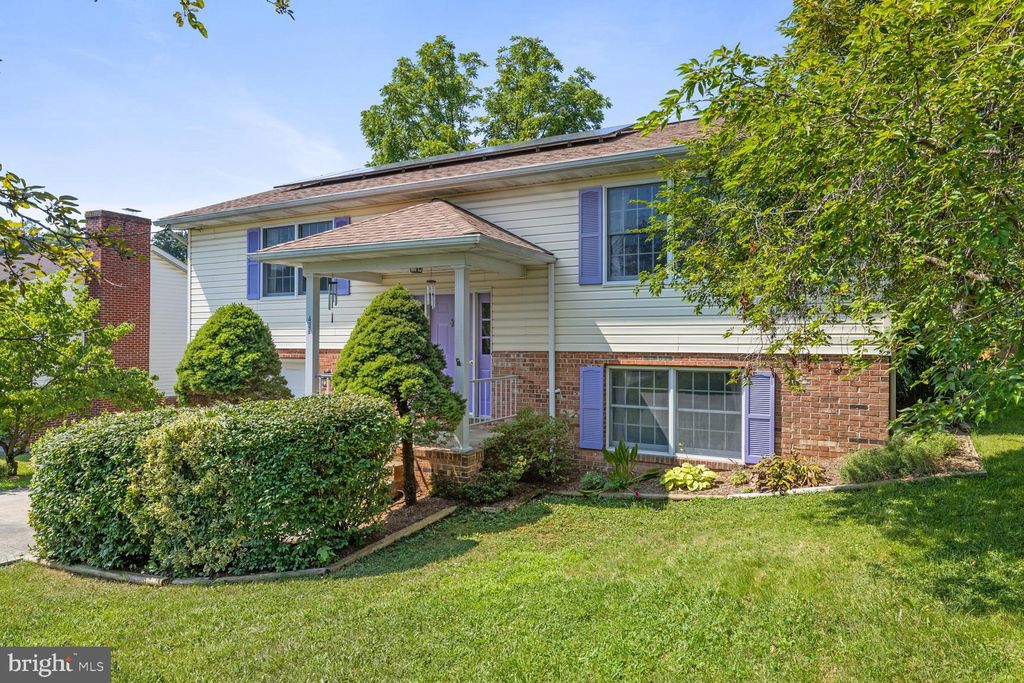 Photo of 421 Dickerson Lane, STRASBURG, VA 22657 (MLS # VASH2012282)