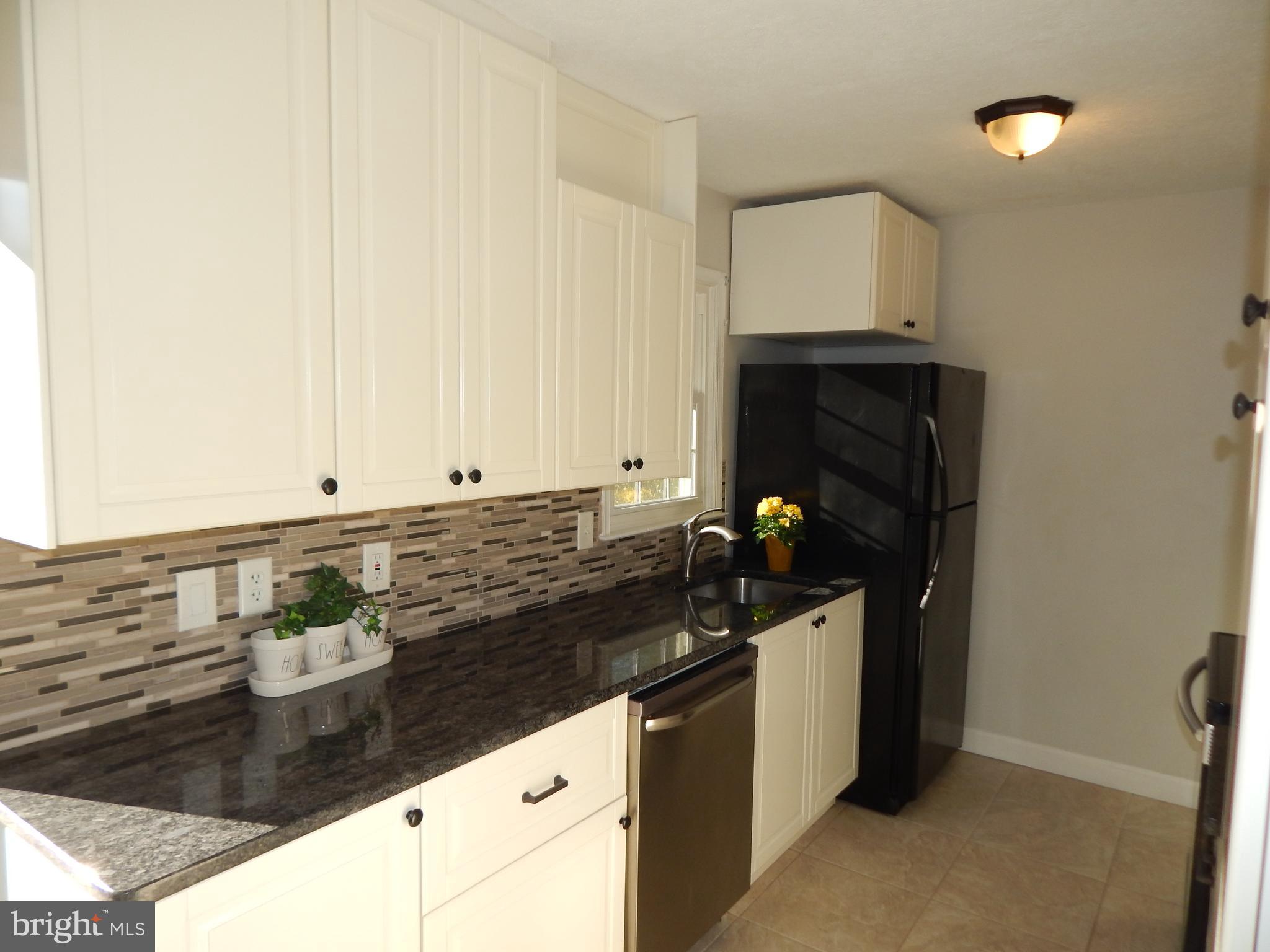 VILLAS LAKE ANITA LOUISE - Residential