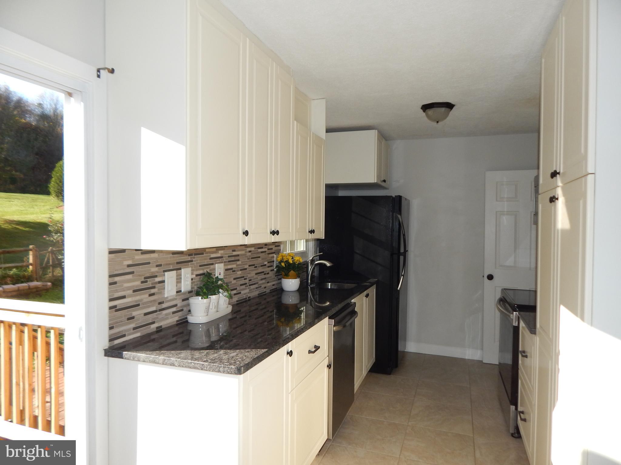 VILLAS LAKE ANITA LOUISE - Residential