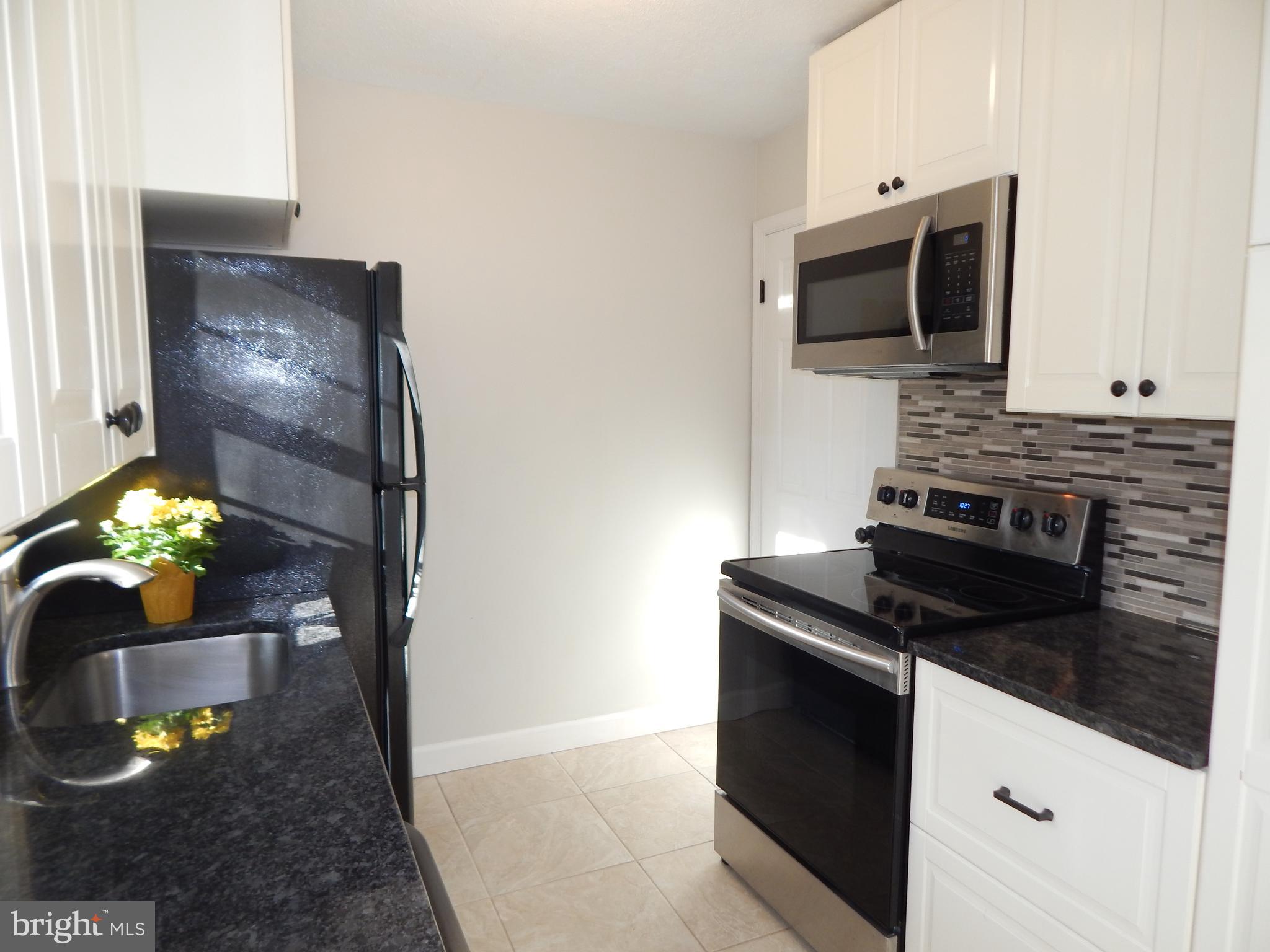 VILLAS LAKE ANITA LOUISE - Residential