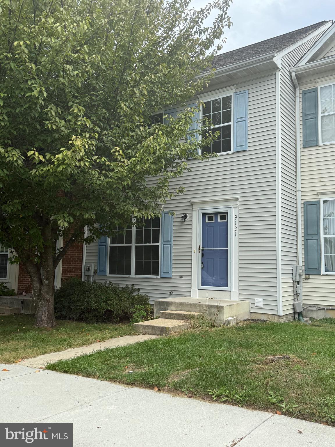 9121 RIDGEFIELD LANE