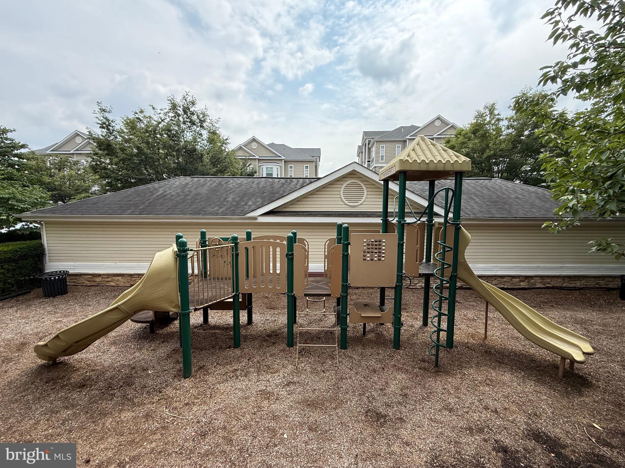 WESTCHESTER AT STRATFORD - Residential