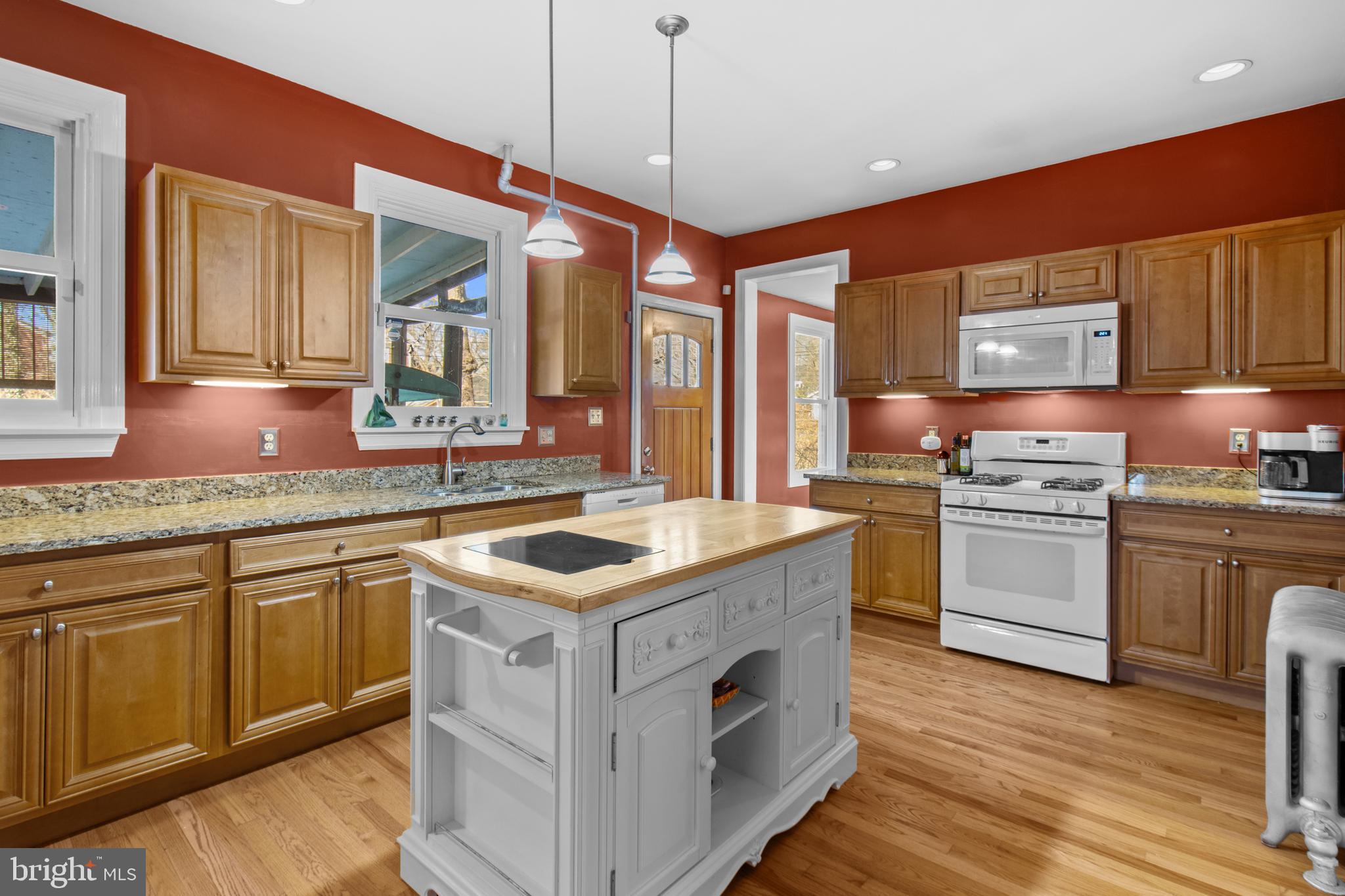 MOUNT WASHINGTON - Residential