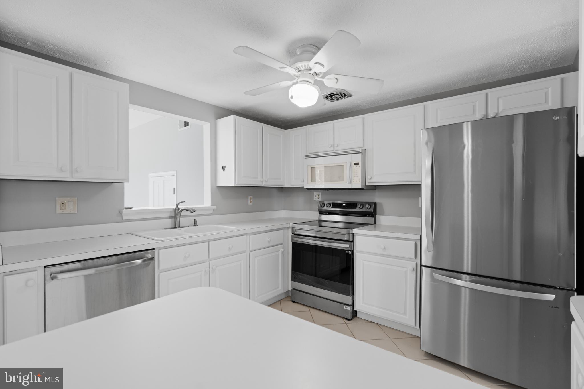 EDGELEA WOODS - Residential