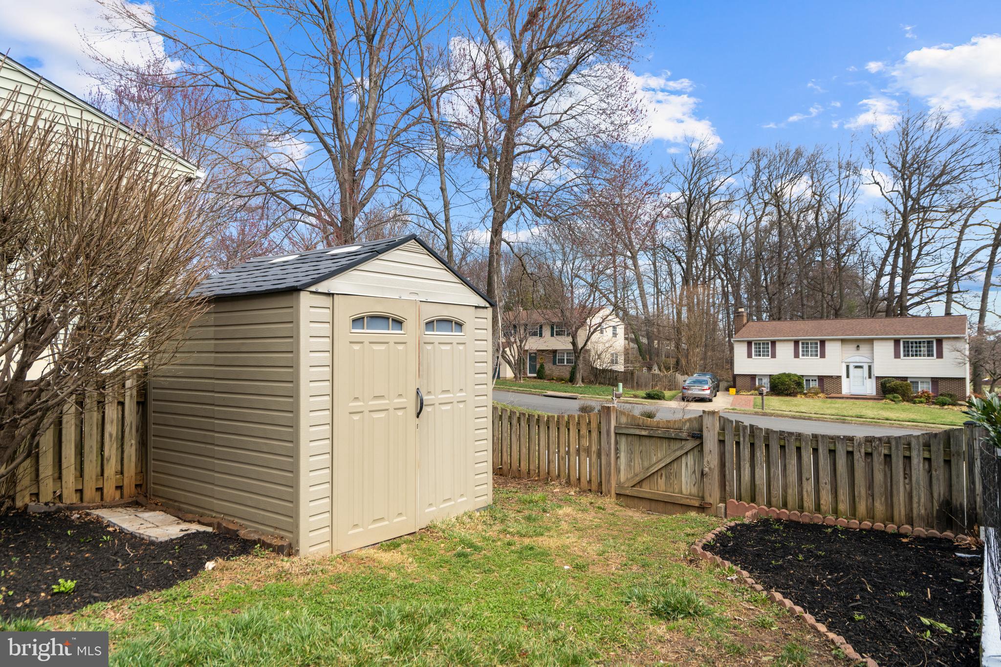 EDGELEA WOODS - Residential